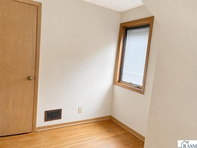 Welcome to this charming mid-century 1 1/2-story /cape cod style - photo 24