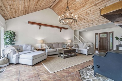 Short Term Rental Opportunity: Newly refreshed, beautifully - photo 31