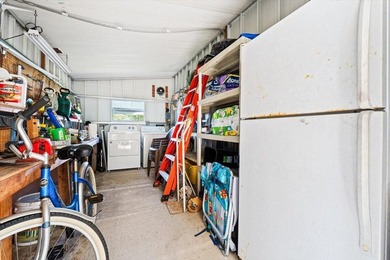 Welcome to this charming manufactured home located in Highland - photo 33