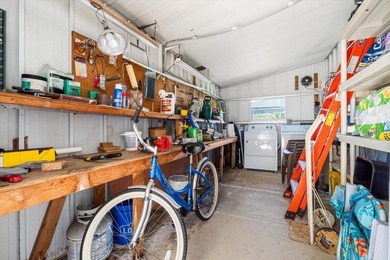 Welcome to this charming manufactured home located in Highland - photo 34