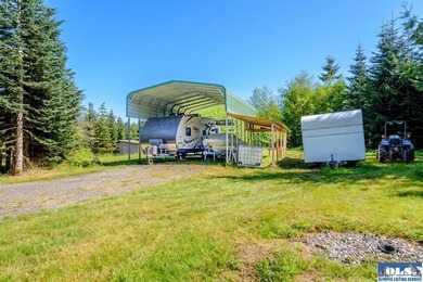 Tucked away on 4.7 beautiful acres, this stunning log home - photo 37