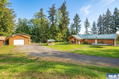 Tucked away on 4.7 beautiful acres, this stunning log home - photo 38