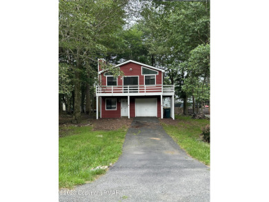 Lake Carobeth Home For Sale in Tobyhanna Pennsylvania