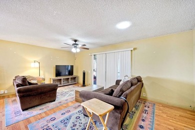 This is a great opportunity to own a spacious single story home - photo 8
