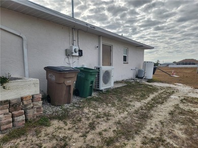 this is a Short Sale, will require lender full approval to all - photo 9