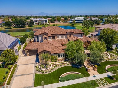 This mint-condition Tuscan estate represents a rare opportunity - photo 1