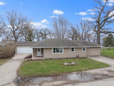 Lake Home For Sale in Oshkosh, Wisconsin