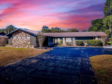 Lake Griffin Home For Sale in Fruitland Park Florida