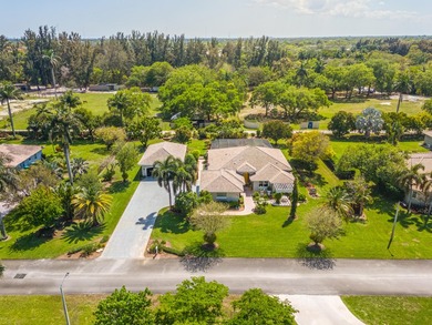 Welcome to this exceptional Davie home on a lush builder's acre! - photo 2
