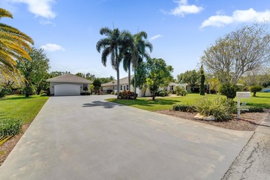 Welcome to this exceptional Davie home on a lush builder's acre! - photo 6