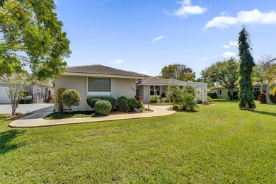 Welcome to this exceptional Davie home on a lush builder's acre! - photo 8