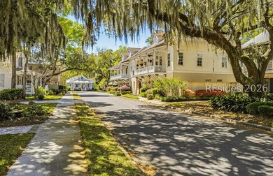 Luxury Lady's Island condominium in the highly sought-after - photo 3