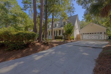 Tucked away in the highly sought-after community of Victoria - photo 3