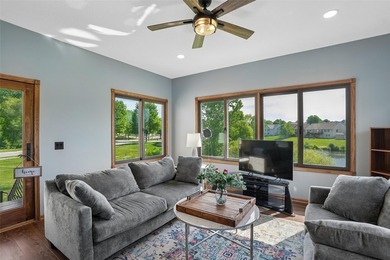 Welcome to this beautifully updated 4-bedroom, 4-bath home - photo 11