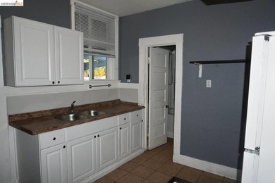 Great opportunity to own a mixed-use property with both - photo 12