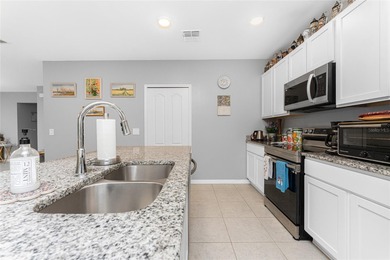 Impressive and spacious 4 Bedroom, 2 Bathroom home with attached - photo 15
