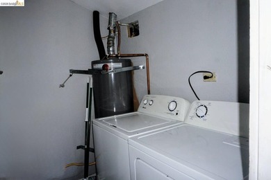 Great opportunity to own a mixed-use property with both - photo 17