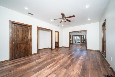 Welcome to your dream home nestled on the pristine shores of - photo 7