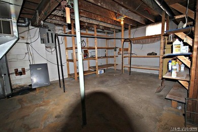 Affordable off-shore home in the desirable NE Quad of Lake - photo 20