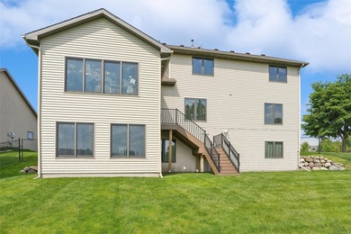 Welcome to this beautifully updated 4-bedroom, 4-bath home - photo 32