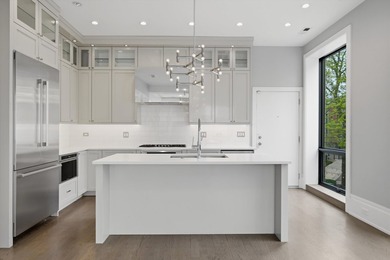 Exceptional 3-bed, 2.5 bath corner condo in a boutique elevator - photo 2