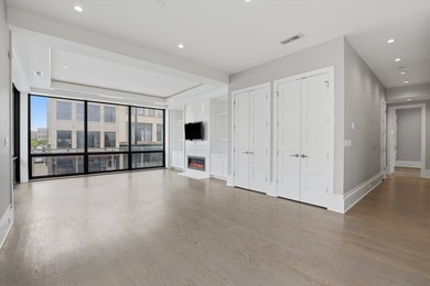 Exceptional 3-bed, 2.5 bath corner condo in a boutique elevator - photo 9