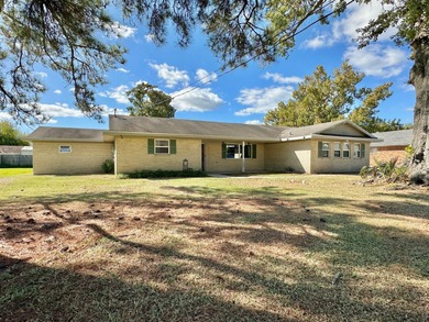 Lake Palourde Home For Sale in Morgan City Louisiana