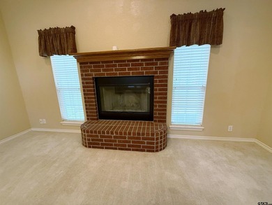 Welcome to beautiful Dogwood Ridge living! This stunning - photo 3
