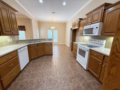 Welcome to beautiful Dogwood Ridge living! This stunning - photo 7