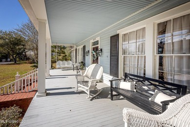 Looking for that Historical Beautiful Victorian Home on large - photo 11