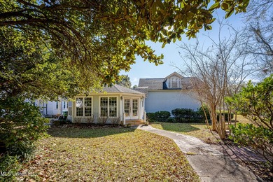 Looking for that Historical Beautiful Victorian Home on large - photo 16