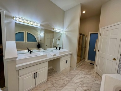 3 story 3bed/3 bath Villa, 5 mins to Aqua & State Park. Perched - photo 17