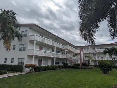 Bright ground-floor corner unit, partially furnished, featuring - photo 20