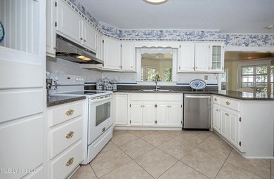 Looking for that Historical Beautiful Victorian Home on large - photo 37
