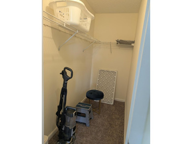 Bright ground-floor corner unit, partially furnished, featuring - photo 40