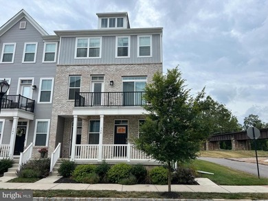 (private lake, pond, coastal) Townhome/Townhouse For Sale in Phoenixville Pennsylvania