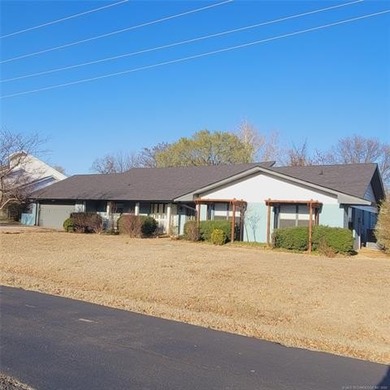 Lake Eufaula Home For Sale in Eufaula Oklahoma