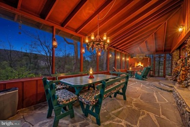 Two stone cottages. Two independent residences. One rare Pocono - photo 4
