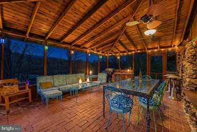 Two stone cottages. Two independent residences. One rare Pocono - photo 8