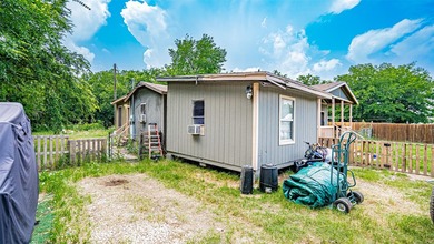 OWNER FINANCING. 291 County Road 4858 has 3 homes with great - photo 8
