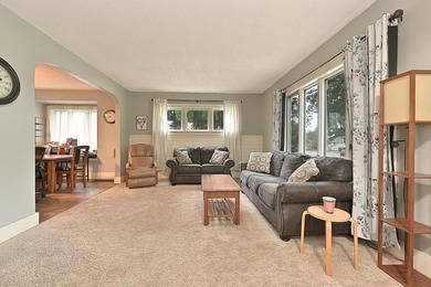 This is a very nice three-bedroom home with stainless steel - photo 3