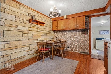 Discover the perfect blend of charm, convenience, and waterfront - photo 11