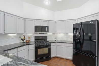 Welcome to easy living in this charming single-story home - photo 12