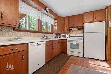 Discover the perfect blend of charm, convenience, and waterfront - photo 12