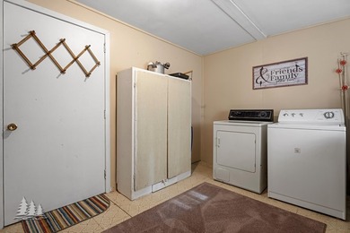 Discover the perfect blend of charm, convenience, and waterfront - photo 14