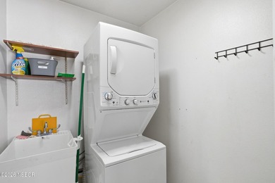 Welcome to easy living in this charming single-story home - photo 15