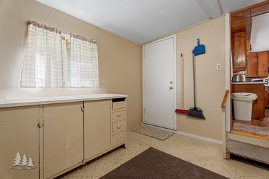 Discover the perfect blend of charm, convenience, and waterfront - photo 15
