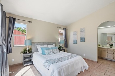 Welcome to easy living in this charming single-story home - photo 17