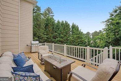 Meticulously maintained by the original owners, this ELEGANT - photo 19