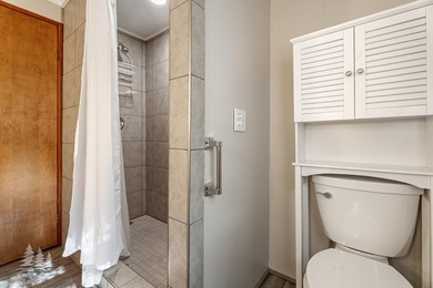 Discover the perfect blend of charm, convenience, and waterfront - photo 19